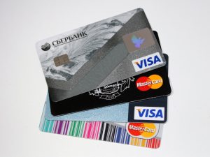 क्रेडिट कार्ड लेने से पहले जान लें ये बातें